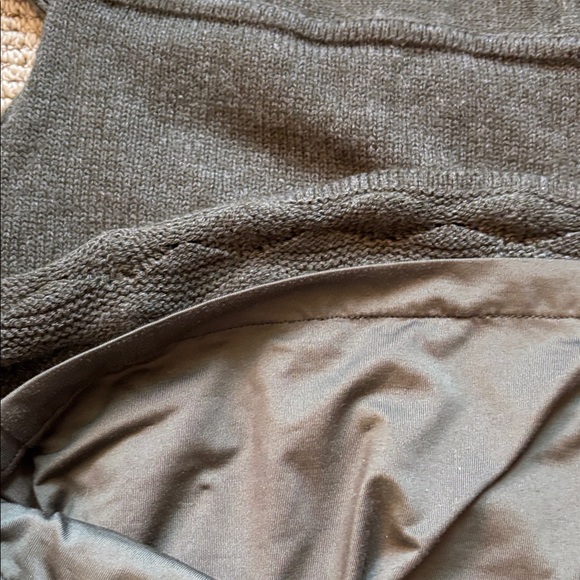 MAGGY LONDON cozy sweater dress. Olive green. Crochet sleeves and hem. Size xl - Picture 8 of 10